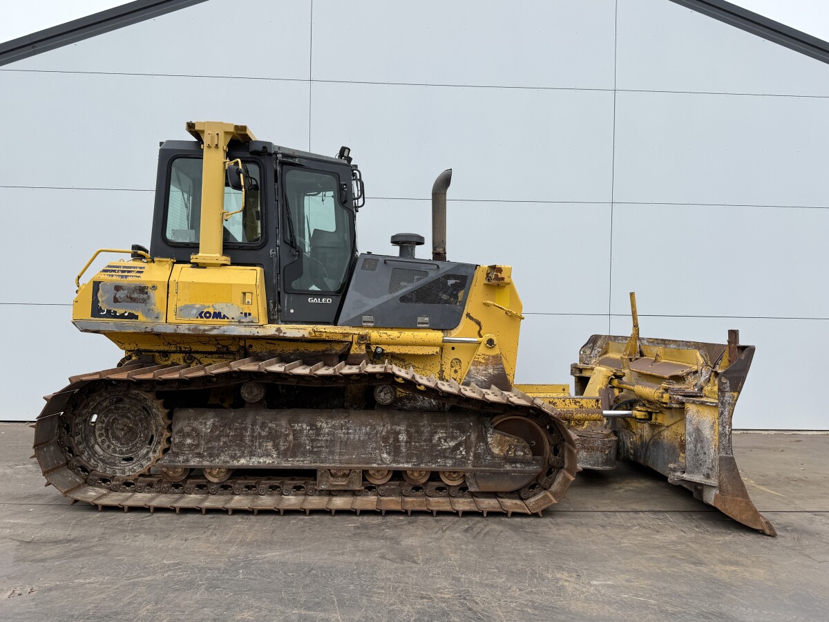Komatsu D61PX-15 / 1