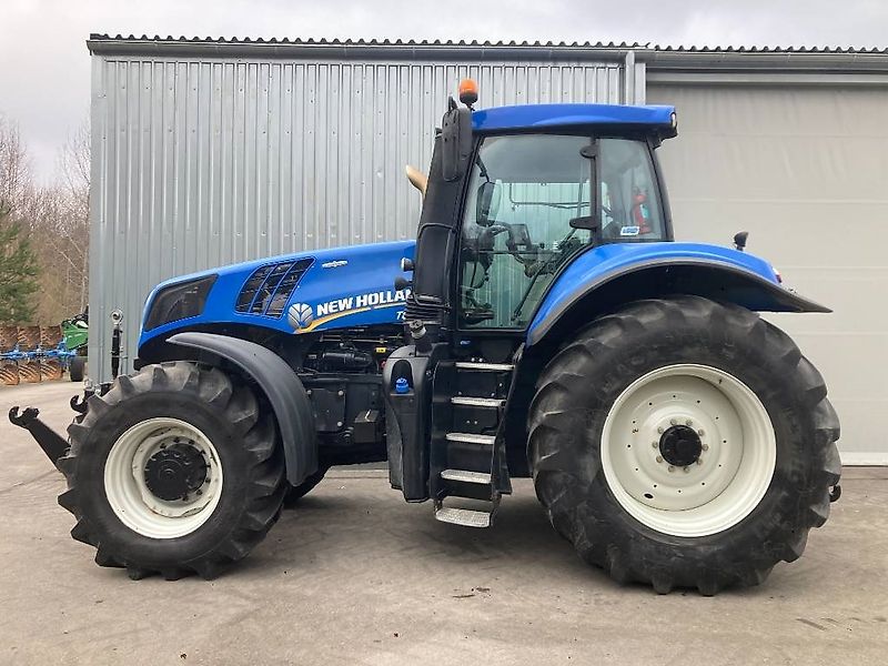 New Holland T 8.320 AC / 16