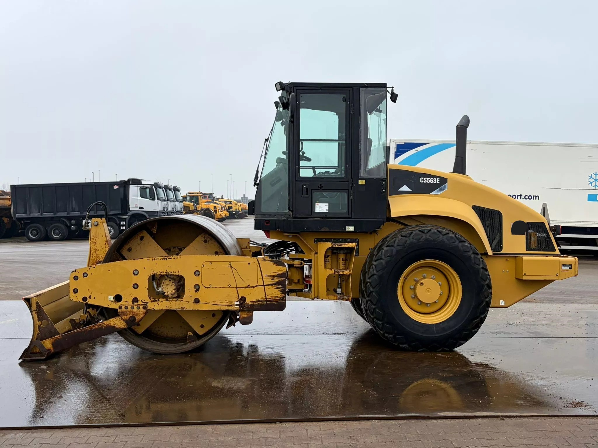 Caterpillar CS563E / 1