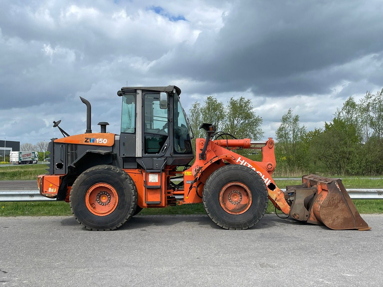 Hitachi ZW150 / 1