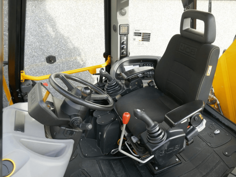 JCB 4CX PRO / 1