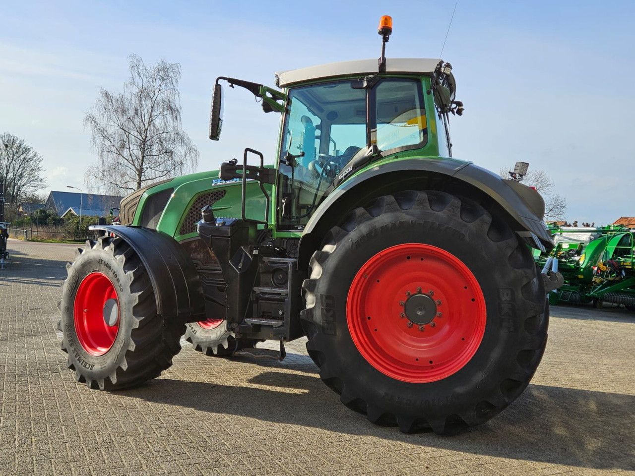 Fendt 824 Vario / 1