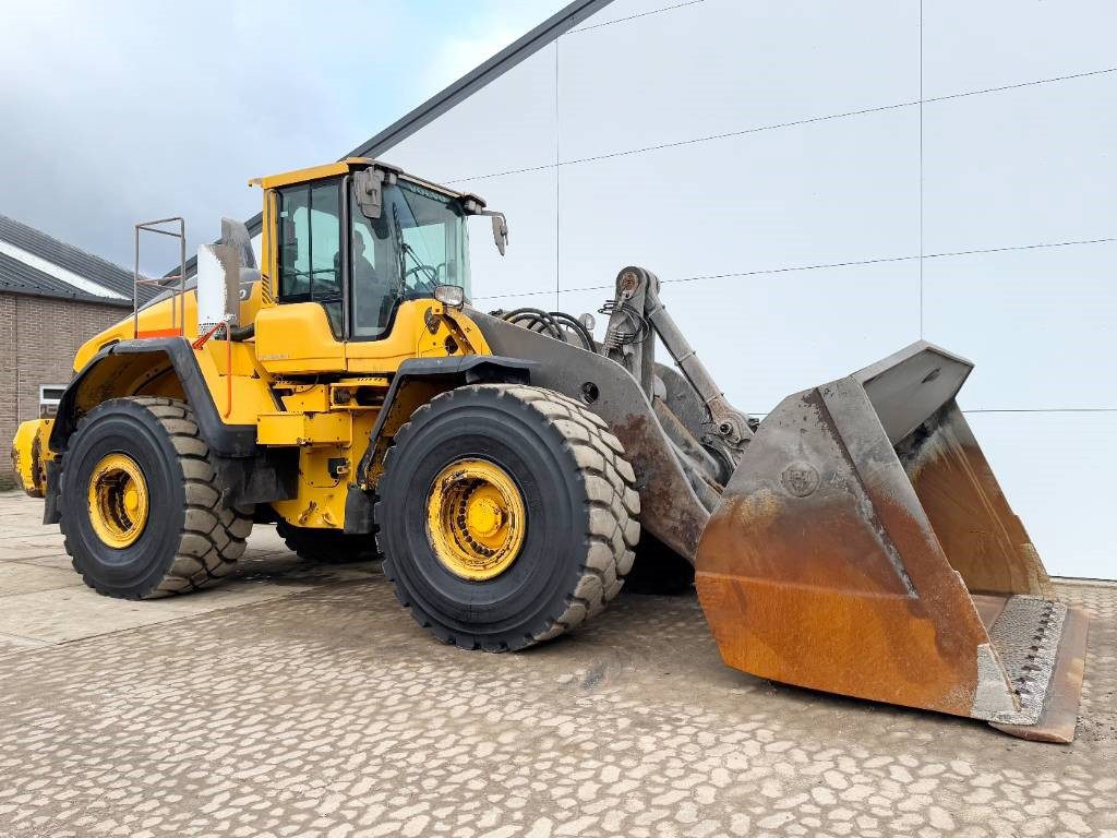 Volvo L220H / 1