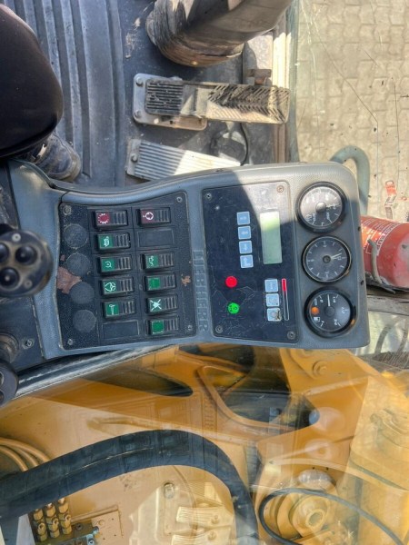 Liebherr A309 / 2
