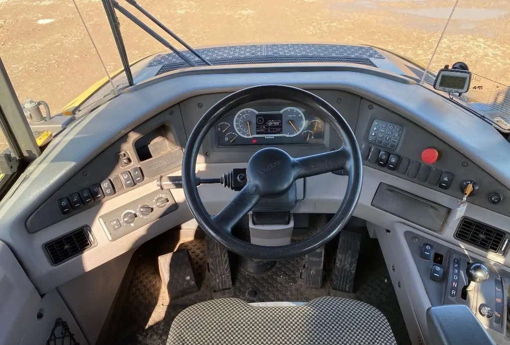 Volvo A30G / 16