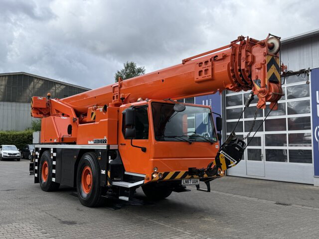 Liebherr LTM 1040-2.1 Autokran 4x4 / 2