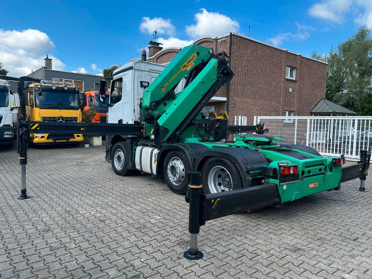 Mercedes-Benz Antos 2545 SZM mit PK 41002 Kran 6x2 / 2