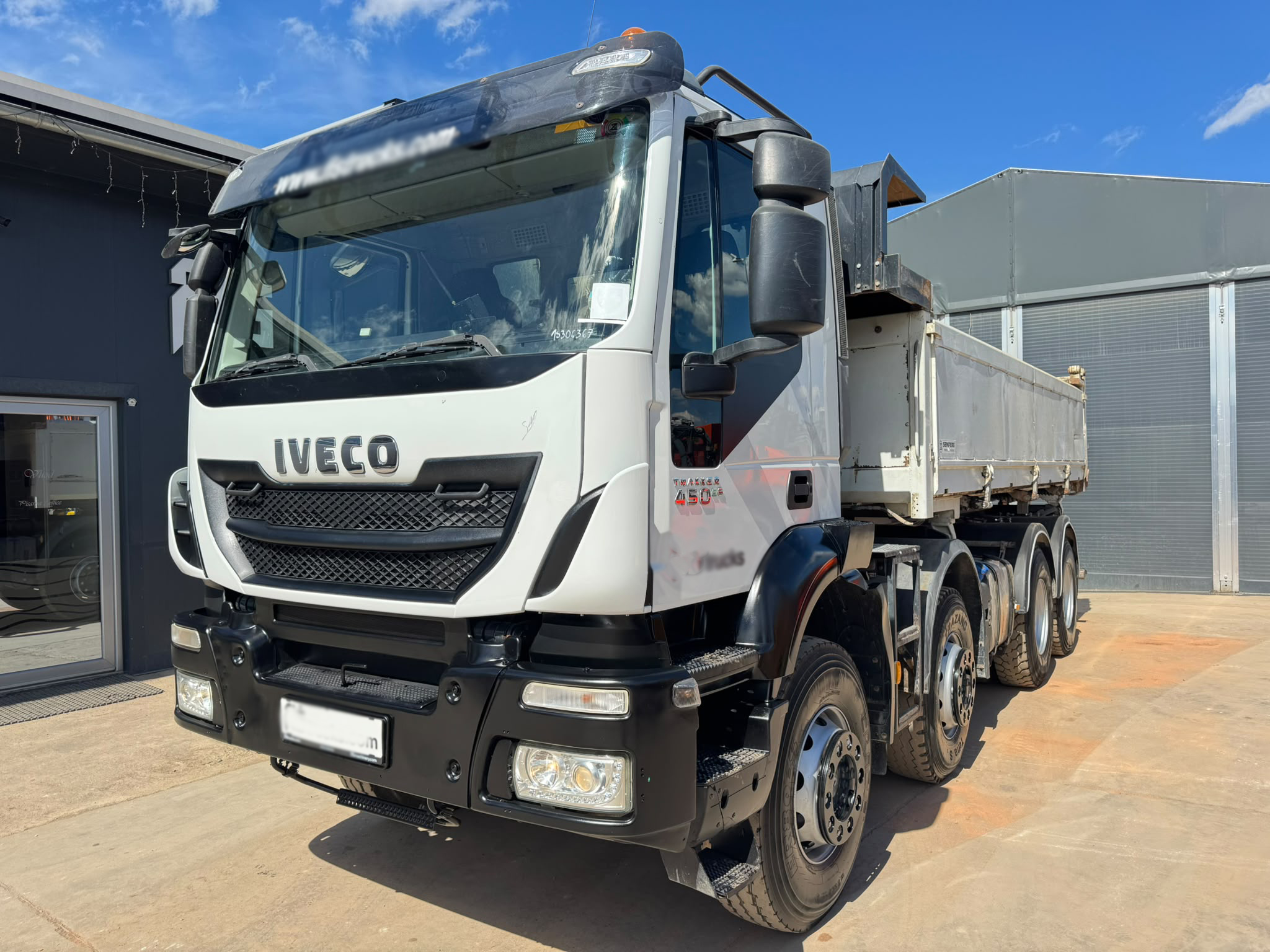 Iveco Trakker AD340T45 8x4 bordmatic tipper / 23