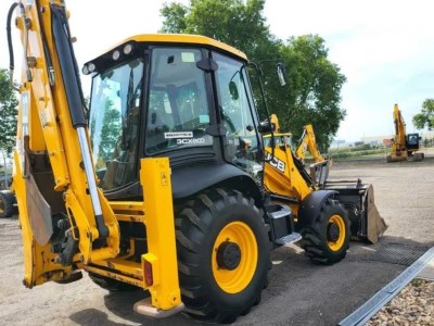 JCB 3 CX / 18