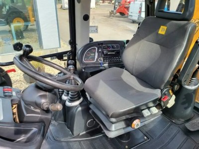 JCB 3 CX / 18