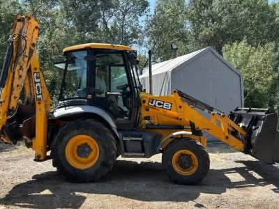 JCB 3 CX T / 12