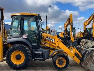 JCB 3 CX / 18