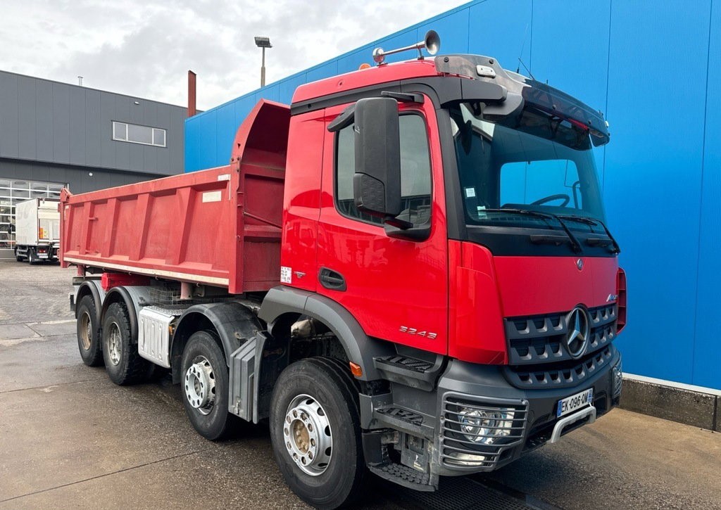Mercedes-Benz Arocs 3243 8x4, Euro 6, Steel suspension, Mayenne