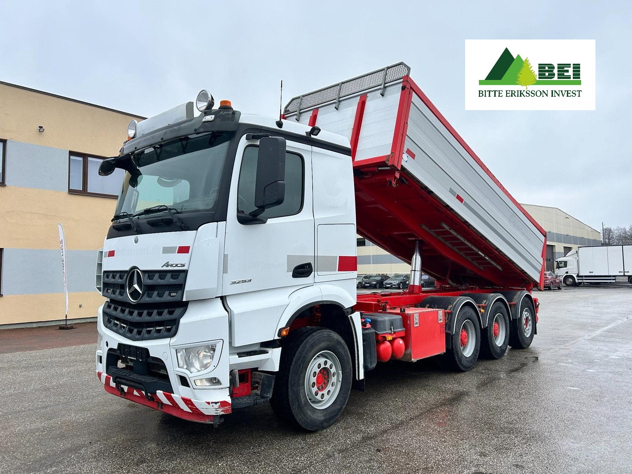 Mercedes-Benz Arocs 3253 8X4 + 3 Side Tipper / 4