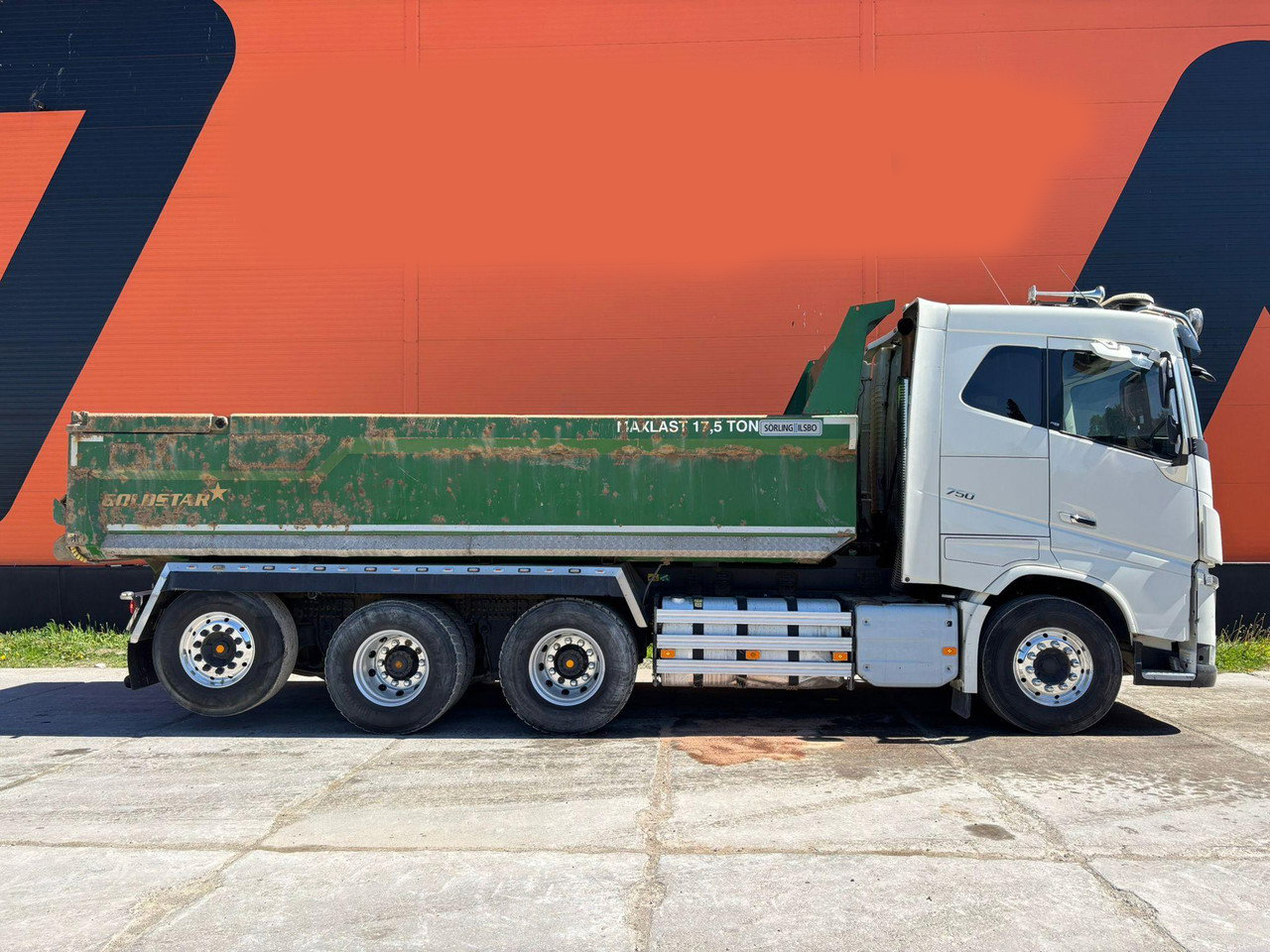 Volvo FH 16.750 750 8x4 BOX L6080 mm / 4