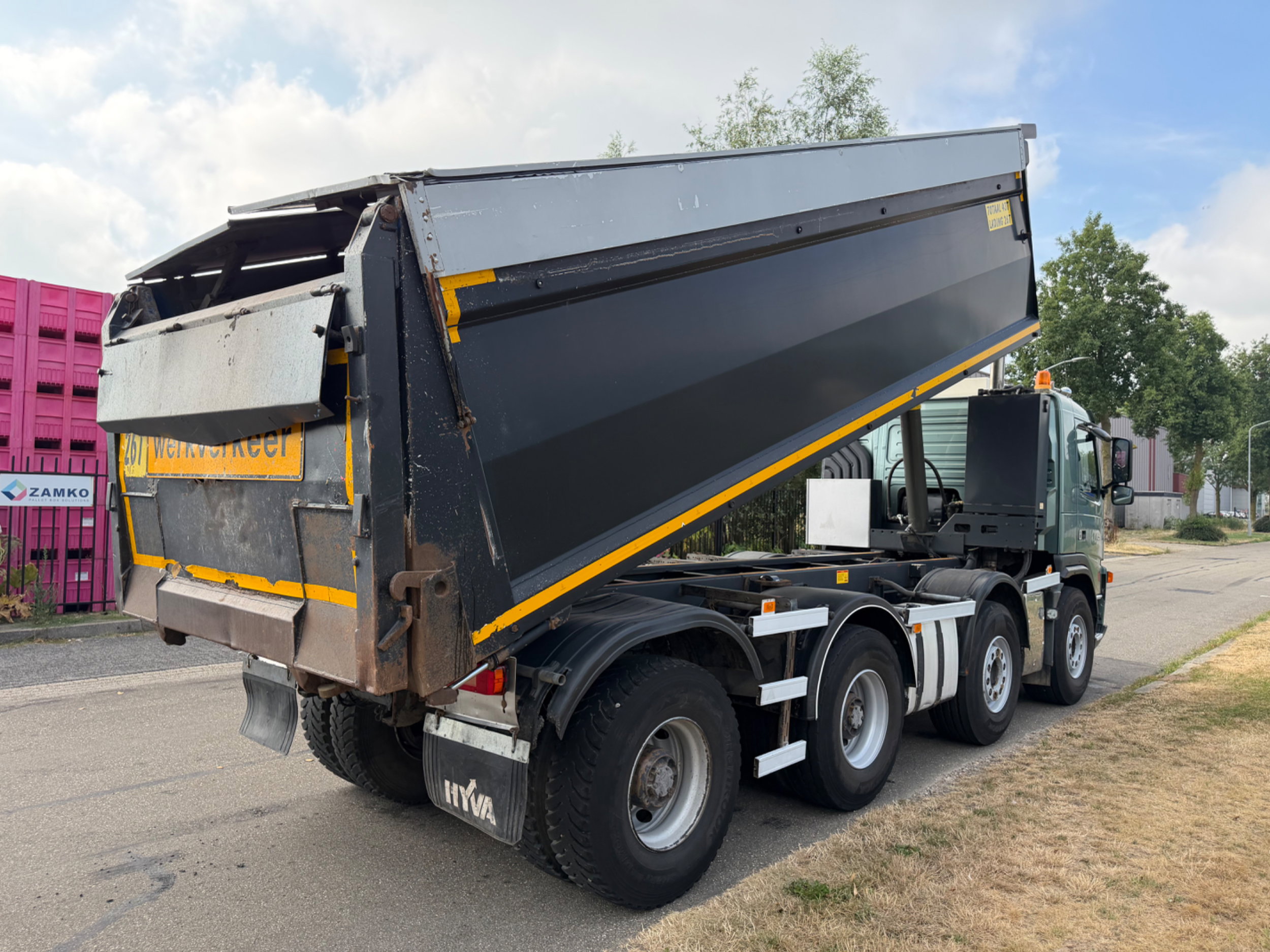 Volvo FM 420 8x4 / 1