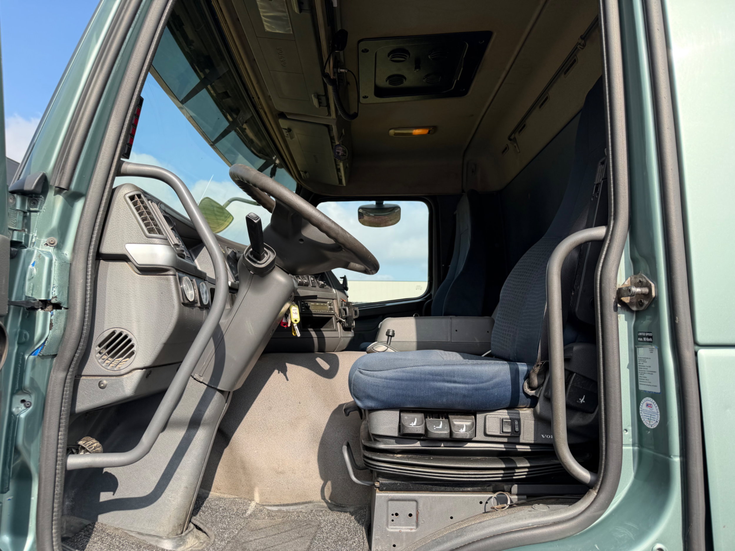 Volvo FM 420 8x4 / 1