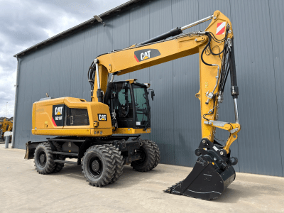 Caterpillar M318F, triple / 1