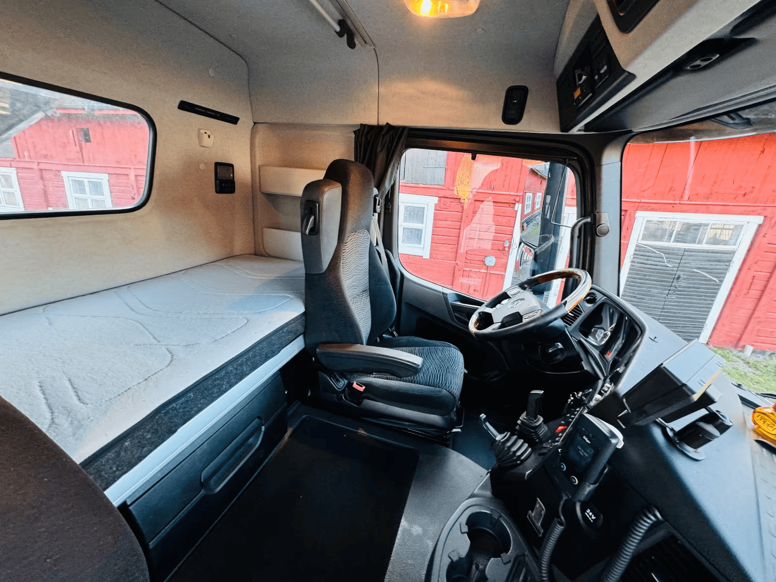 Mercedes-Benz Arocs 8x4 Kipper Tipper Retarder / 8