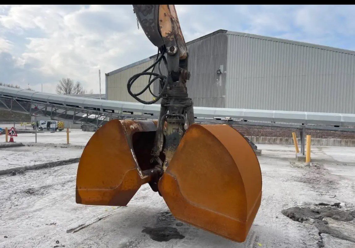 Liebherr A 944 / 1